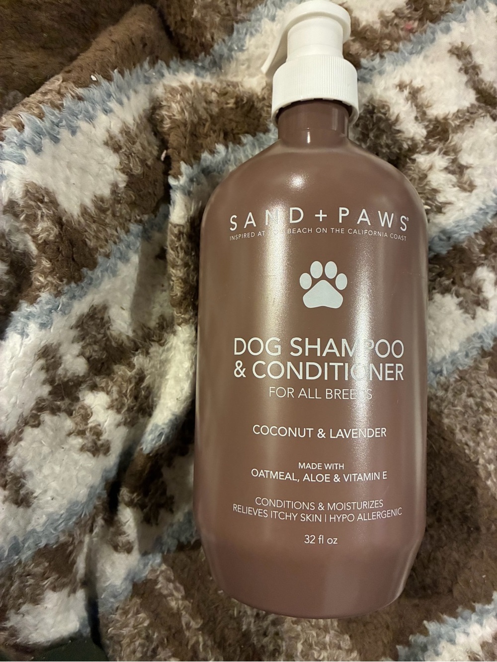 Coconut & Lavender Sand + Paws Dog Shampoo